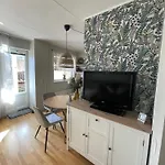 아파트 Cozy With A Large Terrace And Sauna! *