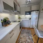 아파트 Cozy With A Large Terrace And Sauna! 페르누