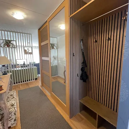 아파트 Cozy With A Large Terrace And Sauna!