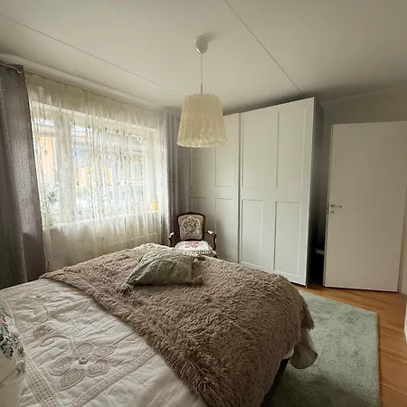 Cozy With A Large Terrace And Sauna! アパート *